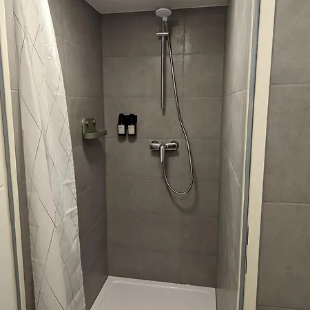 Harmonest 2 Mgladbach South 招待所 3*